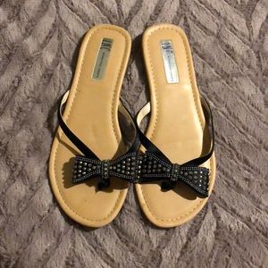 Rhinestone bow Sandles